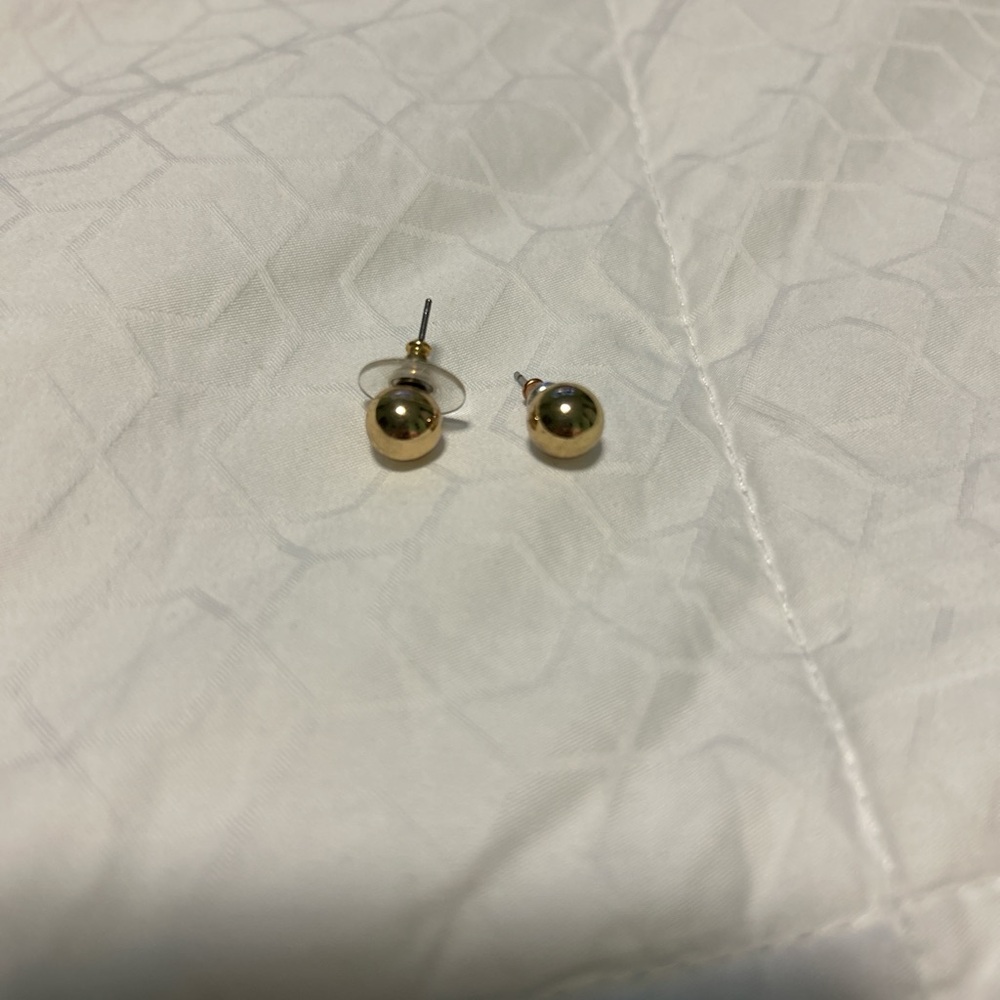 Elegant Gold Stud Earrings